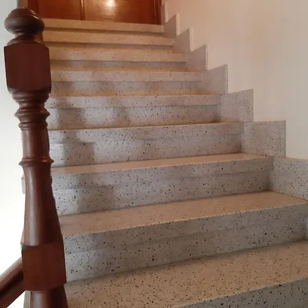 Casa En Lores, Monte Y Playa Lores